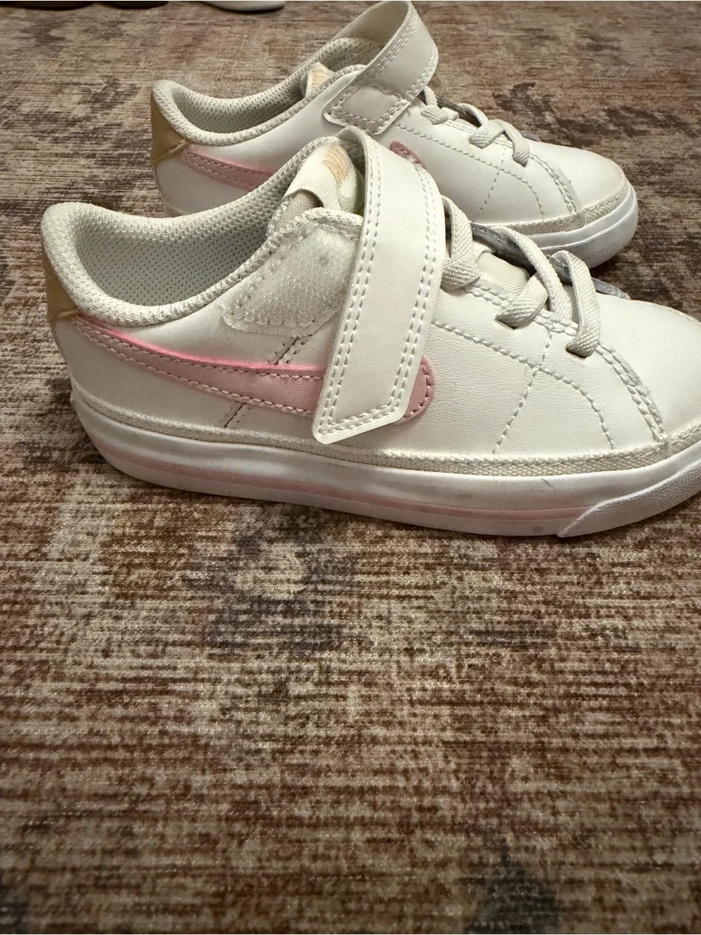 New Nike Kids' White & Pink Everyday Sneaker